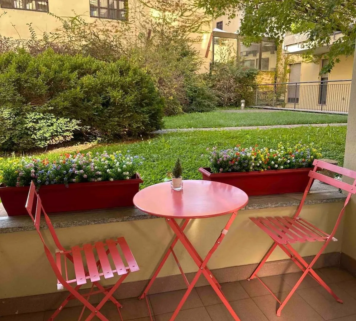Laura S Garden - Romantic Place And Private Parking Milan